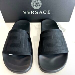 NWT: Versace Ciabatta Mare Gomma slides sz 8 (runs small)